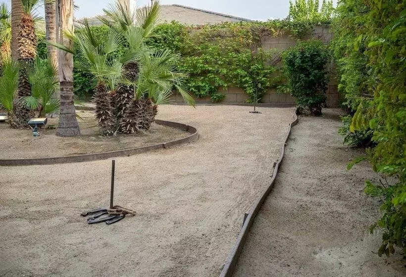 Palisades By Avantstay Gorgeous Backyard W/ Pool, Spa & Games
