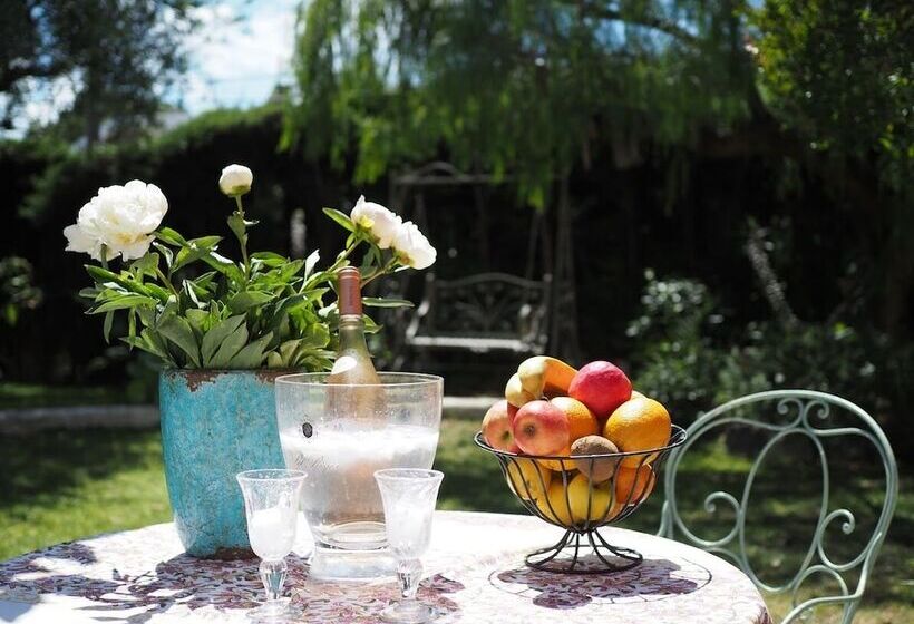 پانسیون Blue Dream Cannes Guesthouse