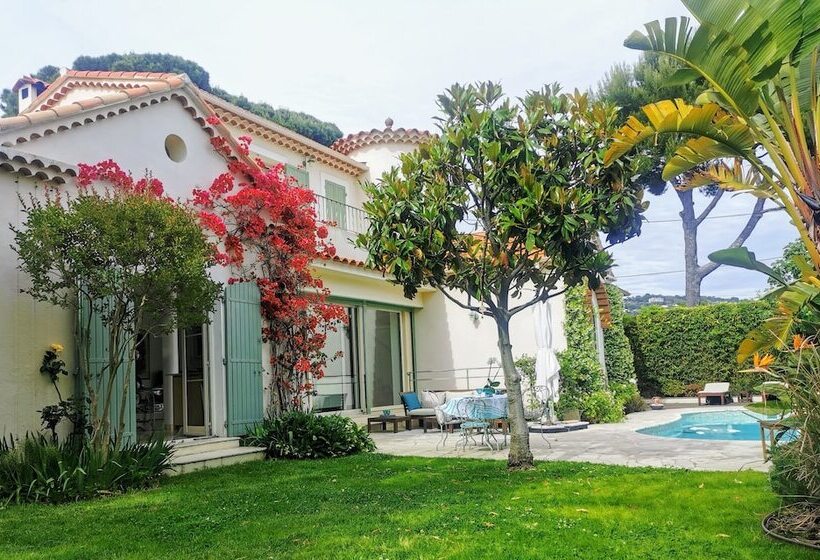 پانسیون Blue Dream Cannes Guesthouse