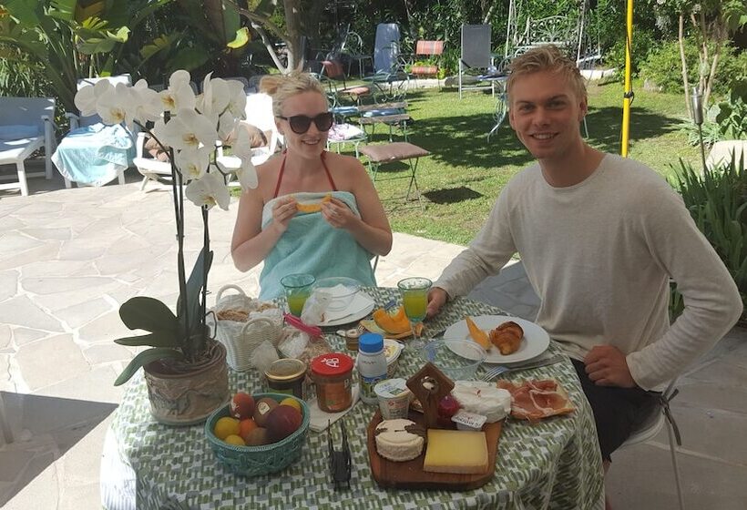 پانسیون Blue Dream Cannes Guesthouse