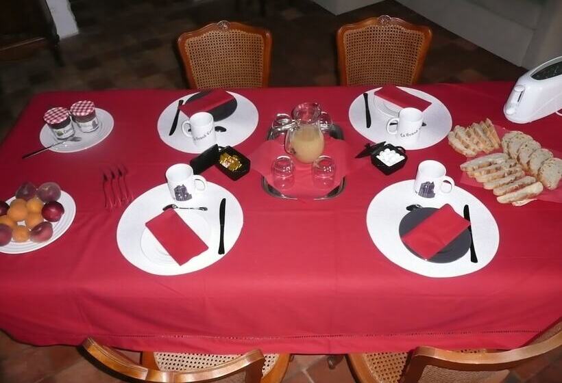 بنسيون Château La Grand Cour