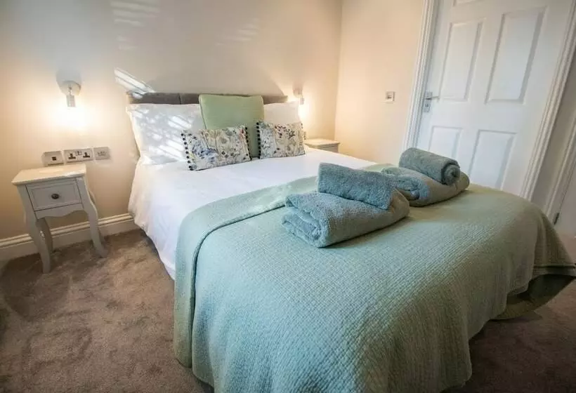 ペンション The Foxes Den