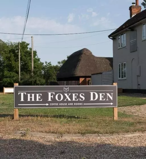 ペンション The Foxes Den