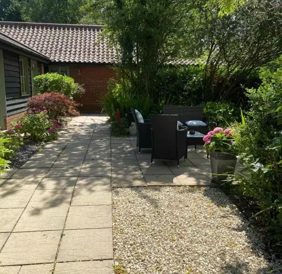 ペンション The Foxes Den