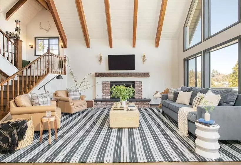 Pollock By Avantstay Stunning Views W/ Movie Room, Hot Tub, Game Room & Large Balcony