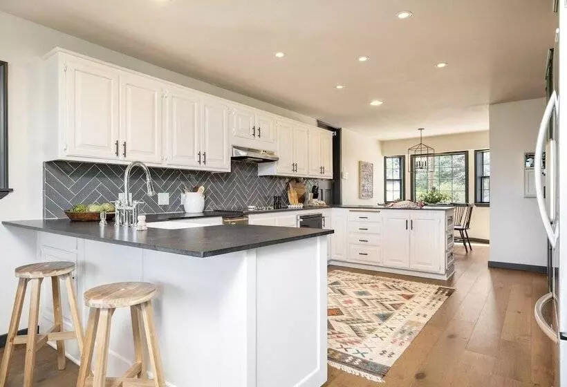 Pollock By Avantstay Stunning Views W/ Movie Room, Hot Tub, Game Room & Large Balcony