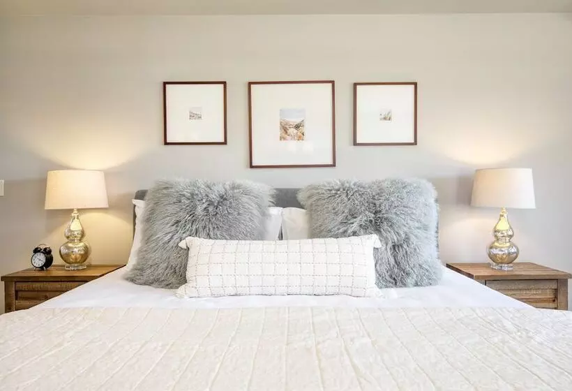 Pollock By Avantstay Stunning Views W/ Movie Room, Hot Tub, Game Room & Large Balcony