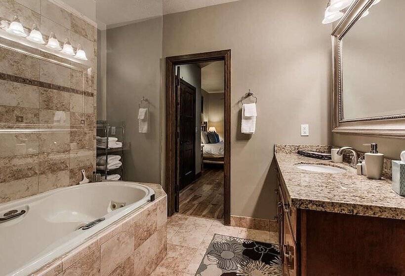 Red Hawk By Avantstay Charming Cabin W/ Theatre & Spa 5mins To Deer Valley Mtn