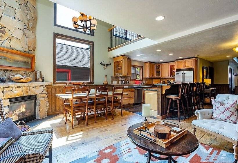 Red Hawk By Avantstay Charming Cabin W/ Theatre & Spa 5mins To Deer Valley Mtn