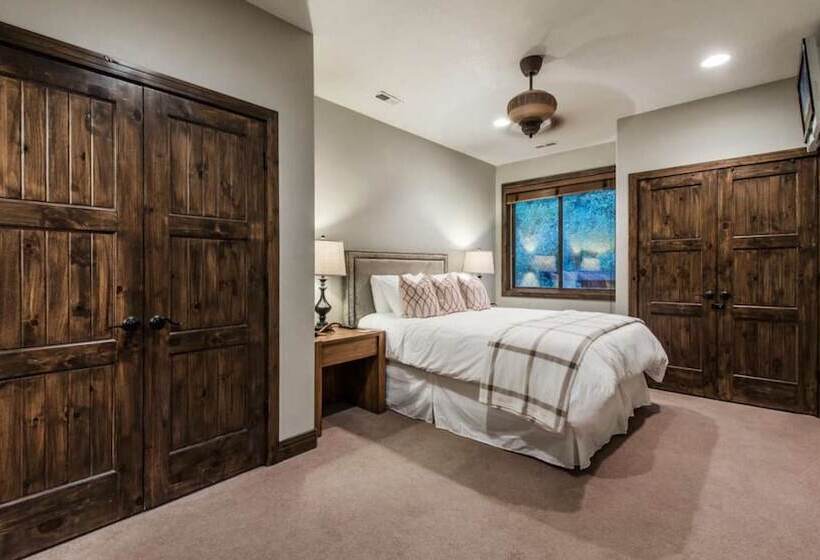 Red Hawk By Avantstay Charming Cabin W/ Theatre & Spa 5mins To Deer Valley Mtn