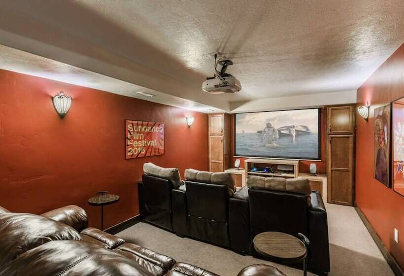 Red Hawk By Avantstay Charming Cabin W/ Theatre & Spa 5mins To Deer Valley Mtn