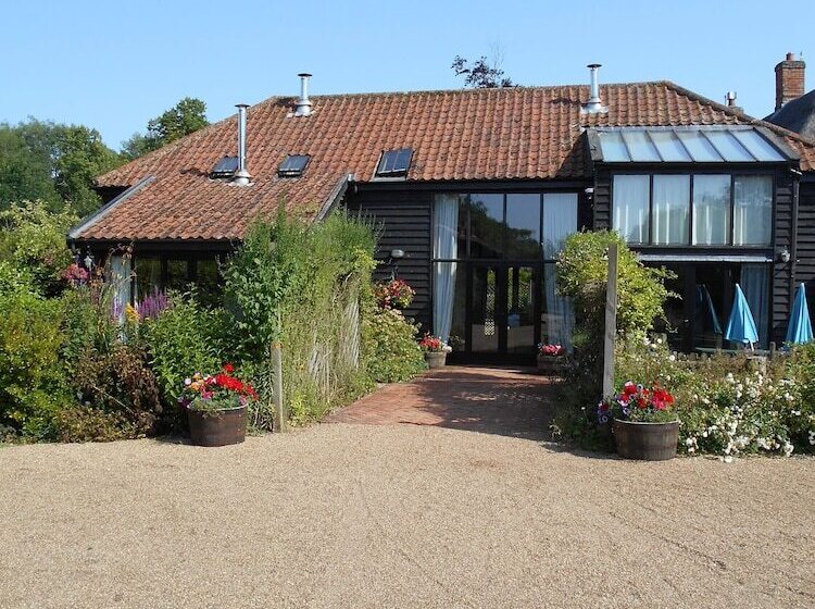 Brundish, Suffolk Large 4 Bed Barn Stunning!