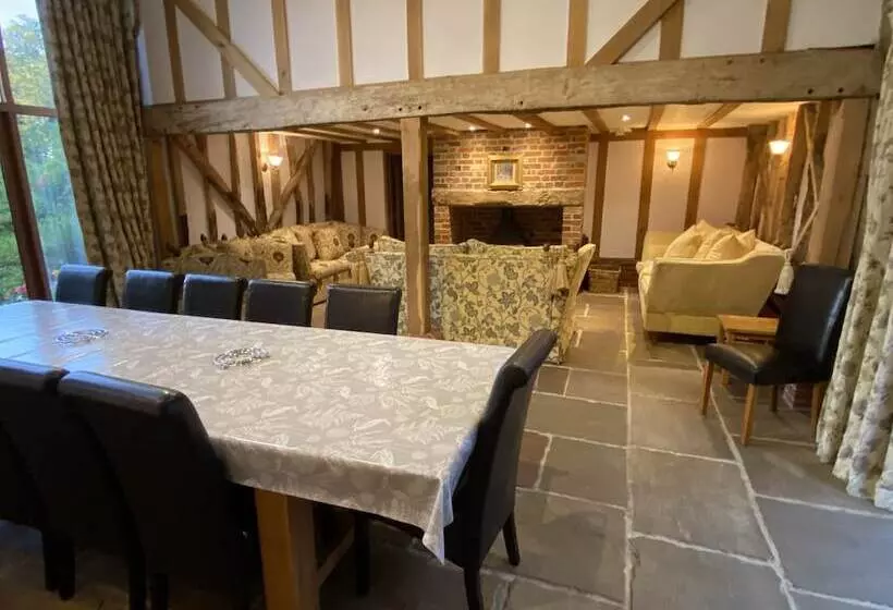 Brundish, Suffolk Large 4 Bed Barn Stunning!