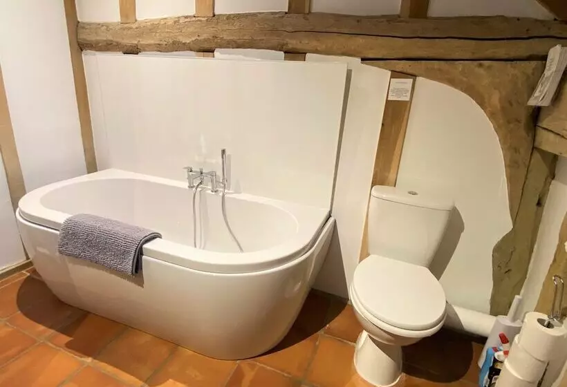 Brundish, Suffolk Large 4 Bed Barn Stunning!