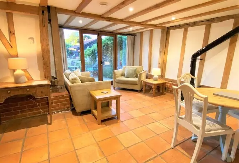 Brundish, Suffolk Large 4 Bed Barn Stunning!