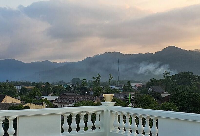 Daddy Dream Hotel And Residence