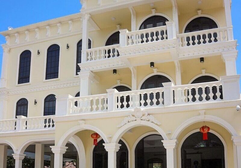 Daddy Dream Hotel And Residence