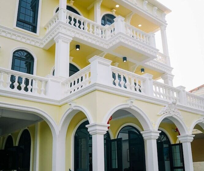 Daddy Dream Hotel And Residence