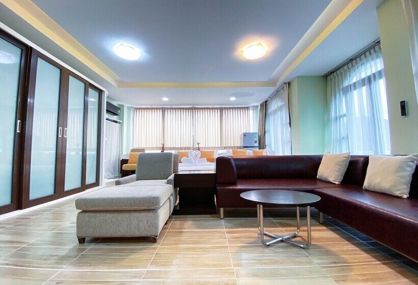 Daddy Dream Hotel And Residence