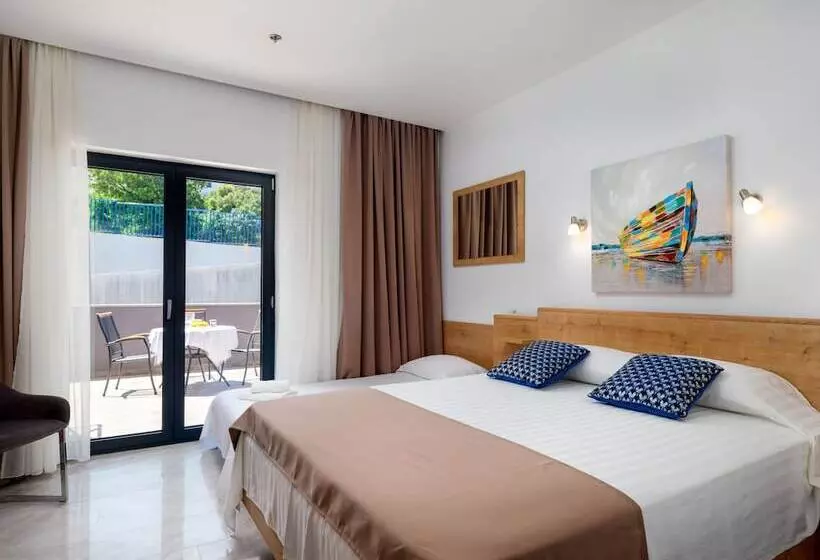 هتل D Elegant Lapad Dubrovnik