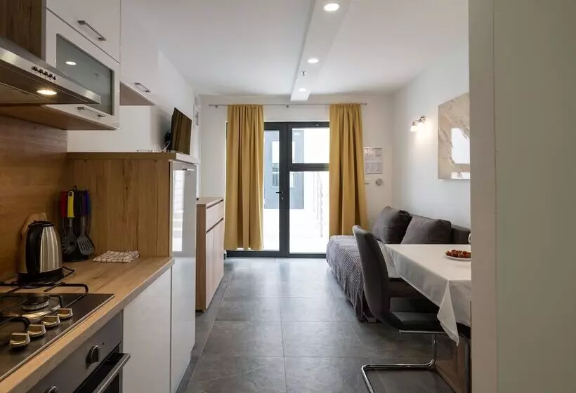 هتل D Elegant Lapad Dubrovnik