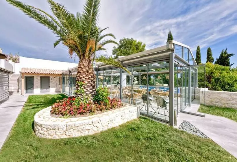 Hotelli Hidden Cove Corfu