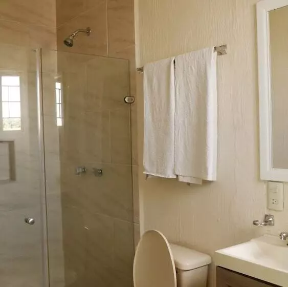 ホテル Insurgentes