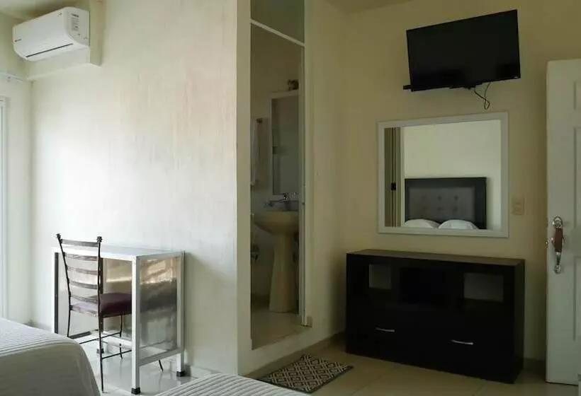 ホテル Insurgentes