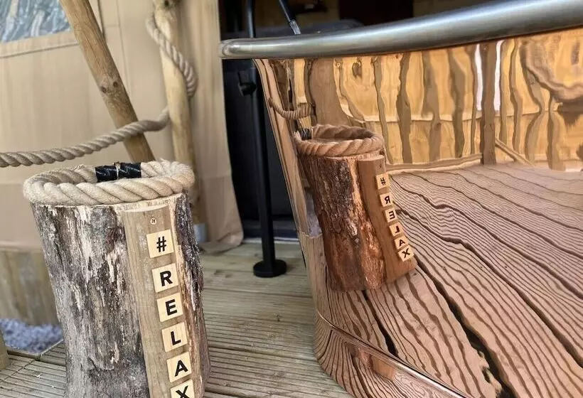 Hotelli Lion King Safari Tent