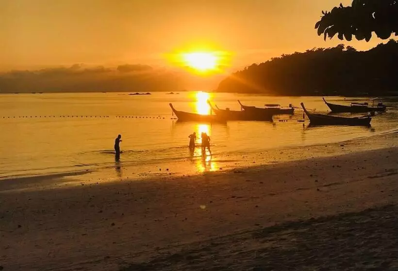 ホテル Lipe Garden Beach Resort