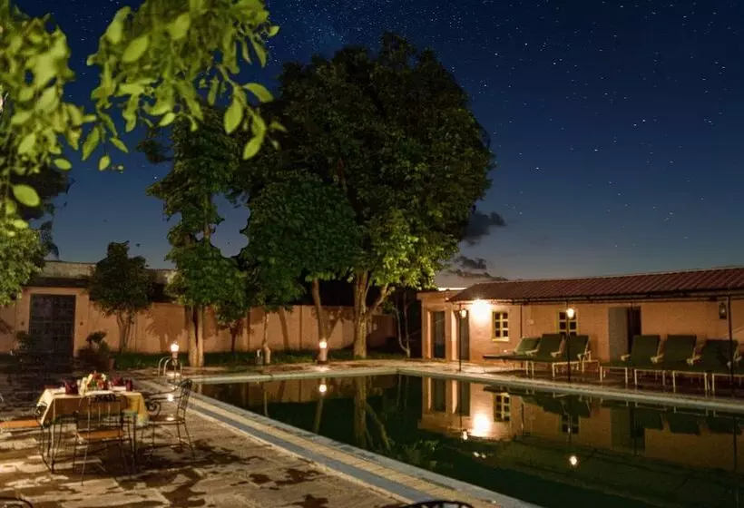 Hotelli Ranakpur Hill Resort