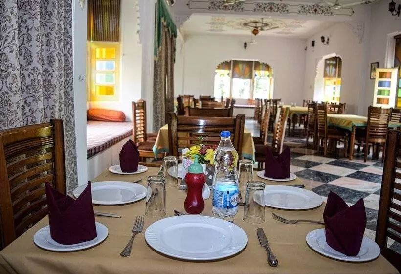 Hotelli Ranakpur Hill Resort