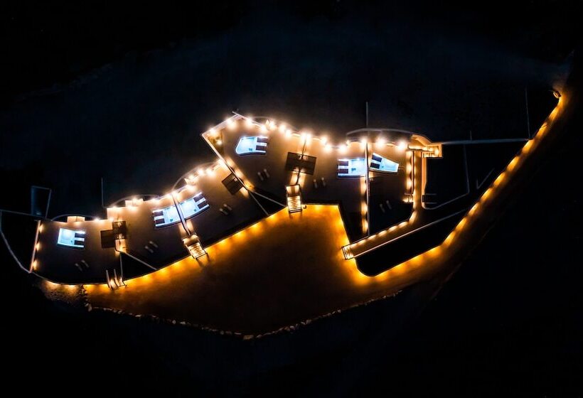 Lavadoze Luxury Suites