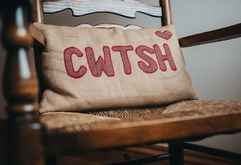 Lovely 3 Bed Cottage In The Quiet Hamlet Of Horeb