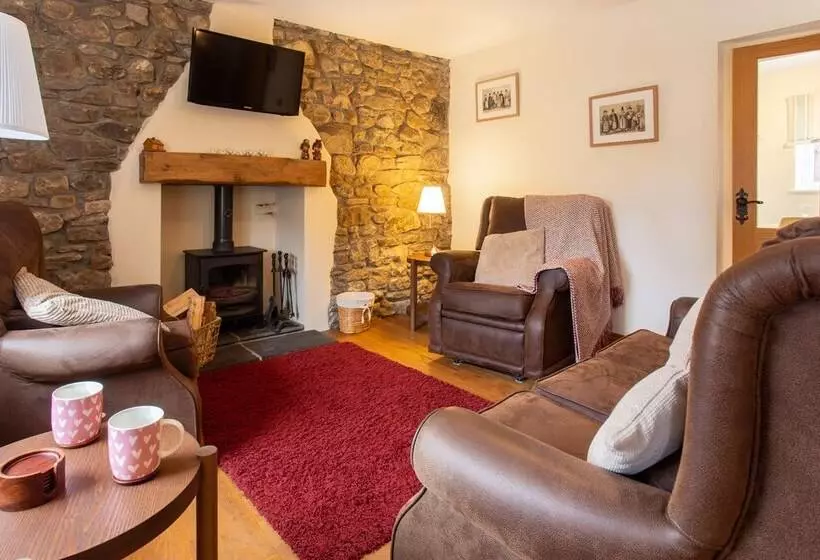 Lovely 3 Bed Cottage In The Quiet Hamlet Of Horeb