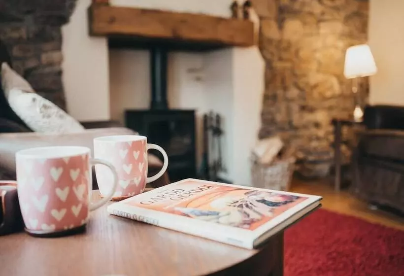 Lovely 3 Bed Cottage In The Quiet Hamlet Of Horeb