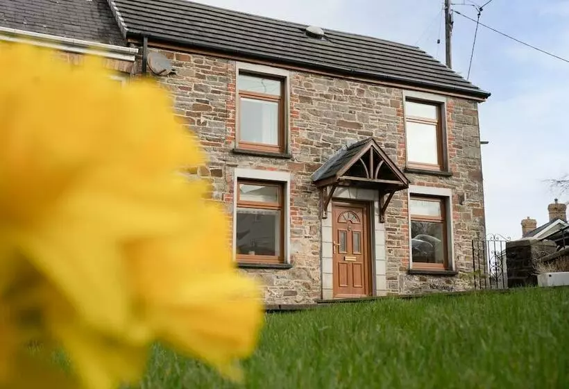 Lovely 3 Bed Cottage In The Quiet Hamlet Of Horeb