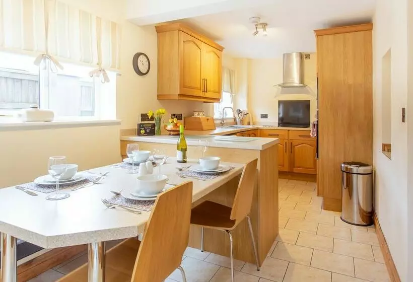 Lovely 3 Bed Cottage In The Quiet Hamlet Of Horeb