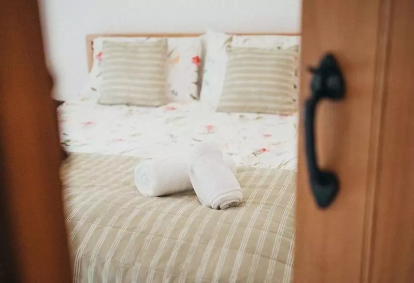 Lovely 3 Bed Cottage In The Quiet Hamlet Of Horeb