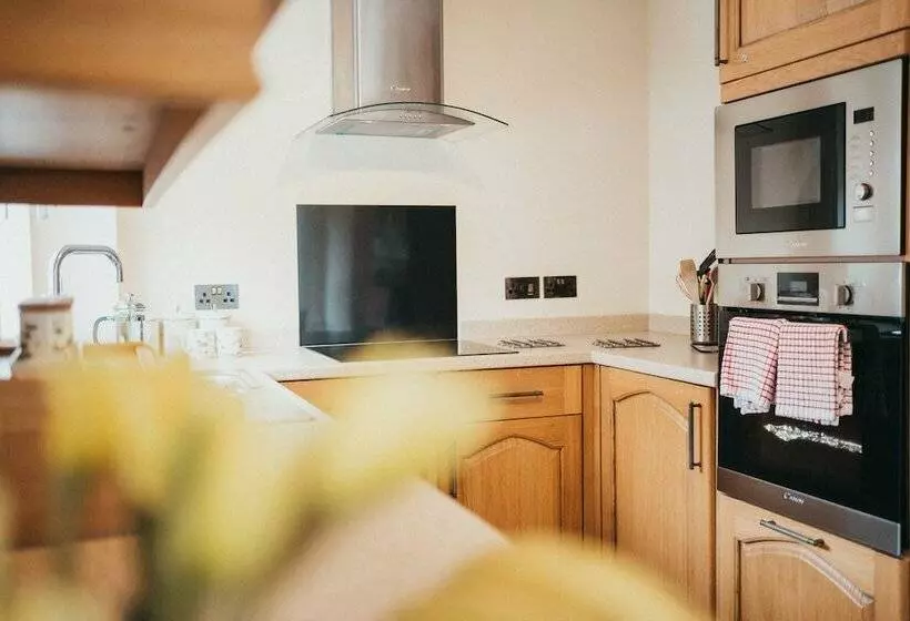 Lovely 3 Bed Cottage In The Quiet Hamlet Of Horeb