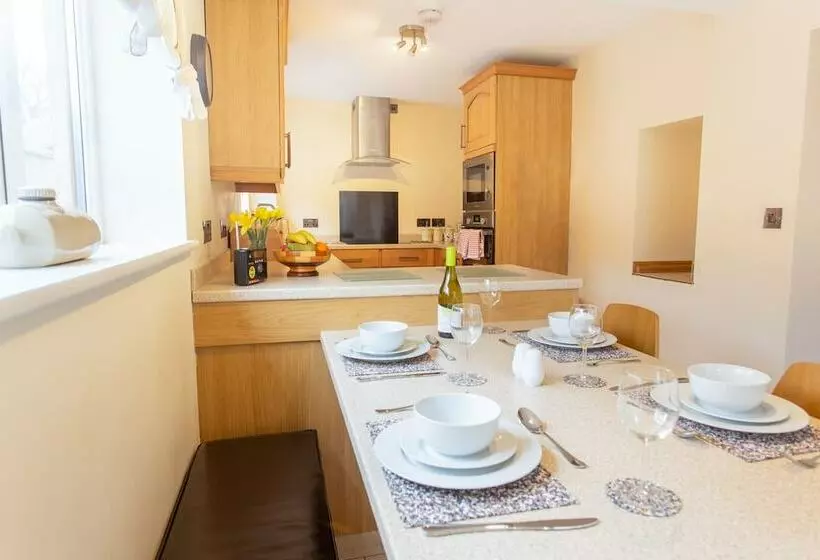 Lovely 3 Bed Cottage In The Quiet Hamlet Of Horeb