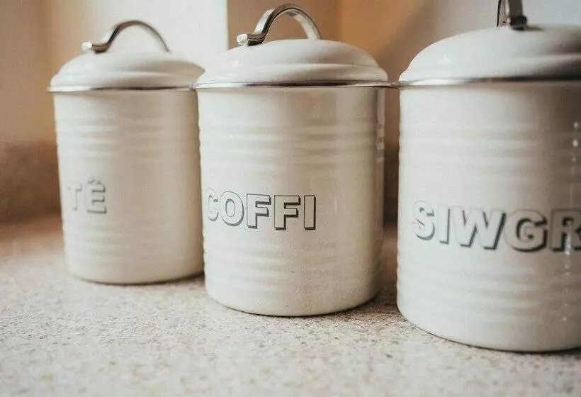 Lovely 3 Bed Cottage In The Quiet Hamlet Of Horeb