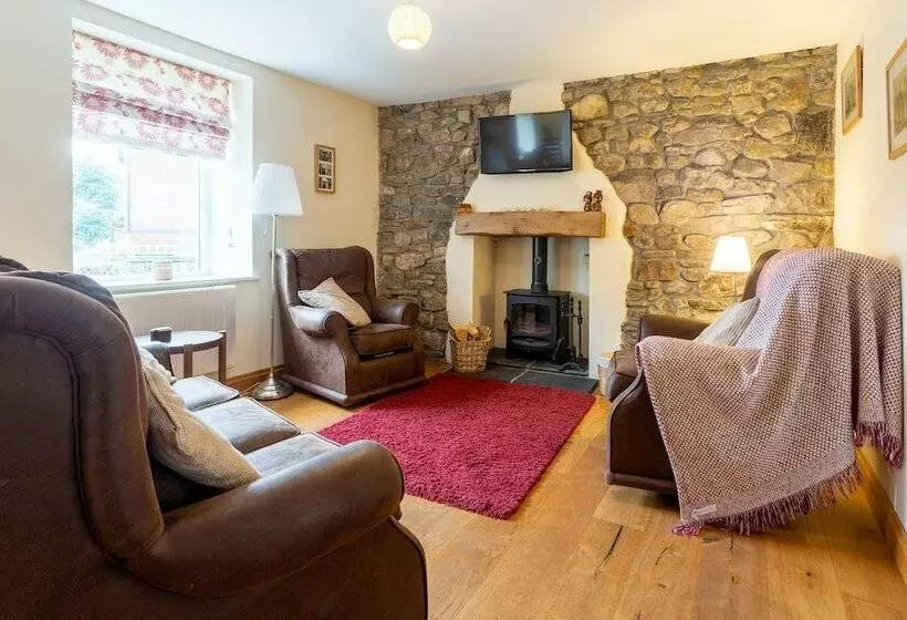 Lovely 3 Bed Cottage In The Quiet Hamlet Of Horeb