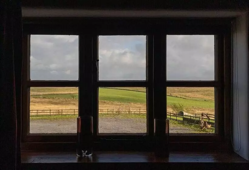 Peak District Cottage Set In 5 Acres Near Buxton