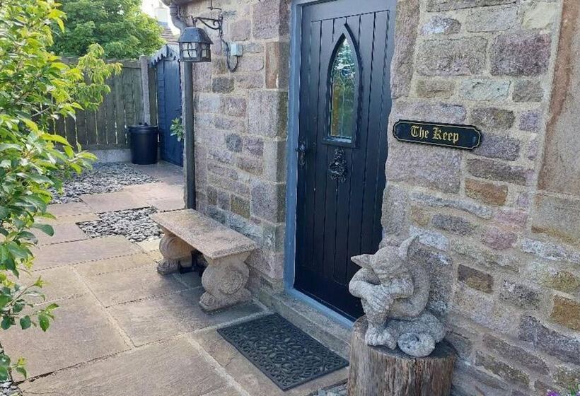 Peak District Cottage Set In 5 Acres Near Buxton