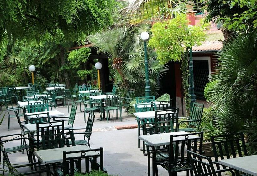 Курорт Seven Hills Camping Village