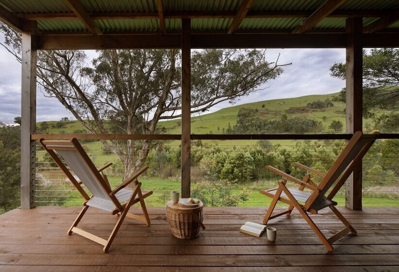 Курорт The Village Green Glampervans