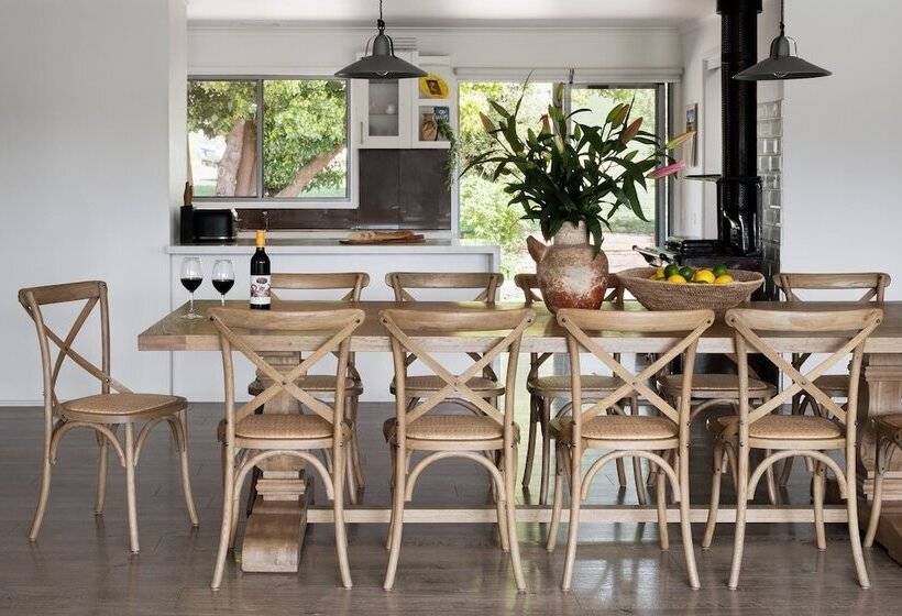 Курорт The Village Green Glampervans