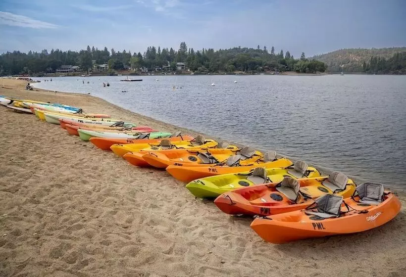 The Big Easy   Lakefront Only 1 Mile To Popular Marina Beach! By Yosemite Region Resorts