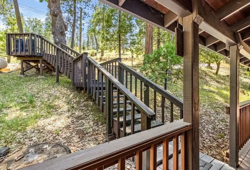 The Big Easy   Lakefront Only 1 Mile To Popular Marina Beach! By Yosemite Region Resorts